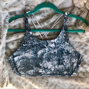 Lululemon Free To Be High Neck Sports Bra Size 12